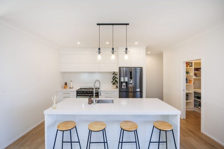 Photo of property in 29 Sardinia Grove, Fitzherbert, Palmerston North, 4410