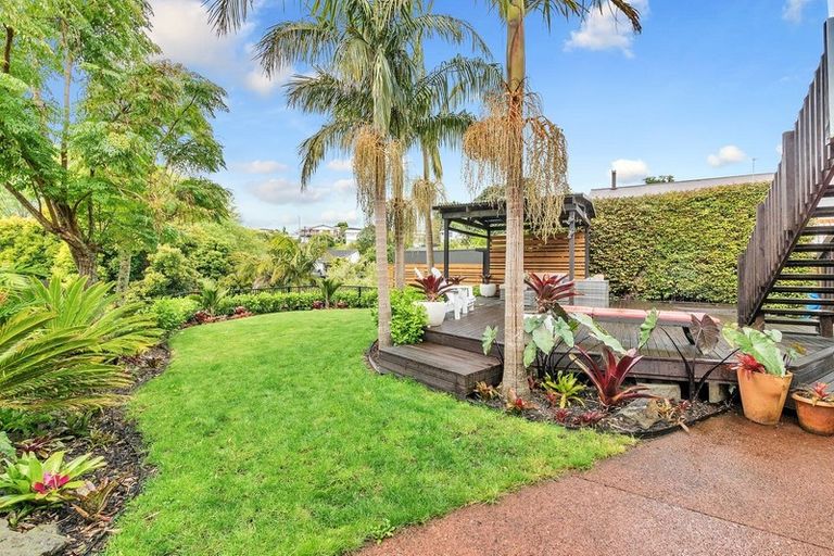 Photo of property in 9 Valerie Crescent, Okura, Albany, 0792