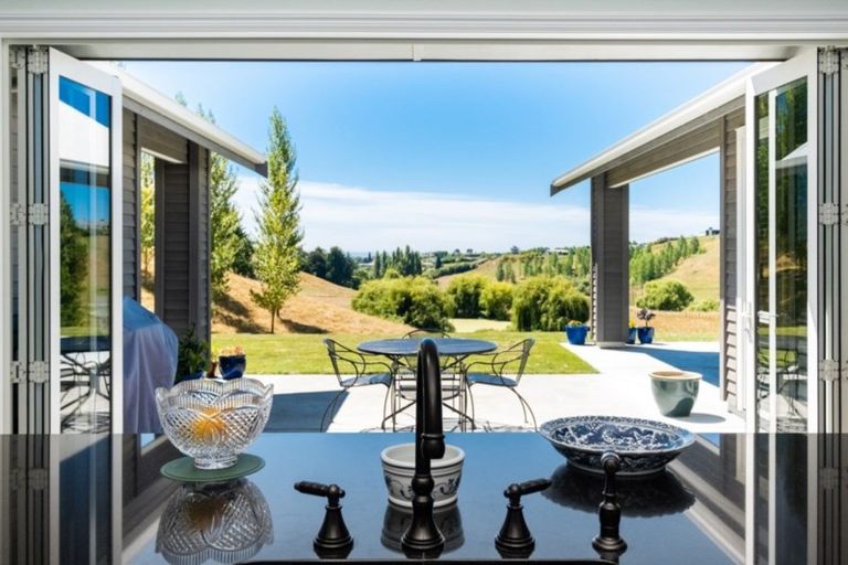 Photo of property in Riverton, 175 Lane Road, Havelock North, 4130