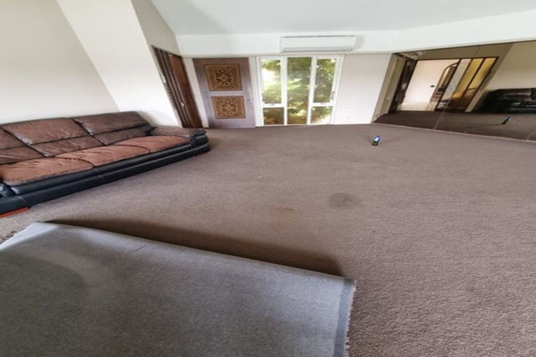 Photo of property in 9 Rangitane Street, Maupuia, Wellington, 6022