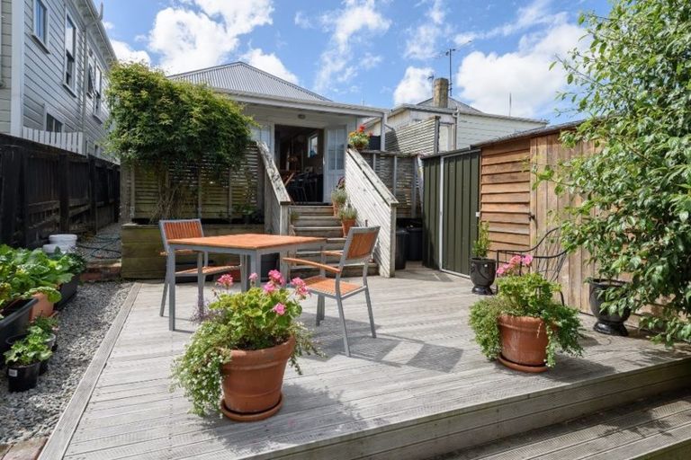 Photo of property in 61 Te Wharepouri Street, Berhampore, Wellington, 6023