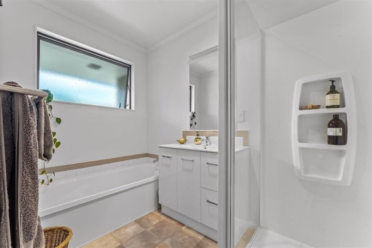 Photo of property in 8 Ngawhatu Road, Stoke, Nelson, 7011