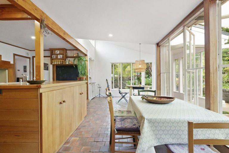 Photo of property in 773 South Titirangi Road, Titirangi, Auckland, 0604