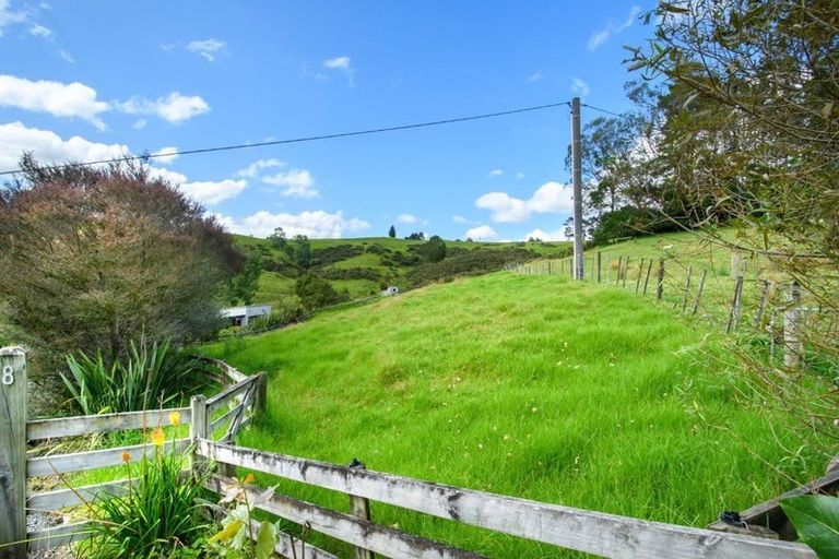 Photo of property in 8 Pineview Lane, Helensville, 0875