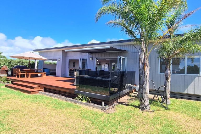 Photo of property in 106 Nikau Close, Matarangi, Whitianga, 3592