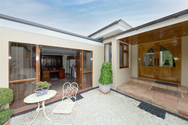Photo of property in 8 Crichton Terrace, Cashmere, Christchurch, 8022
