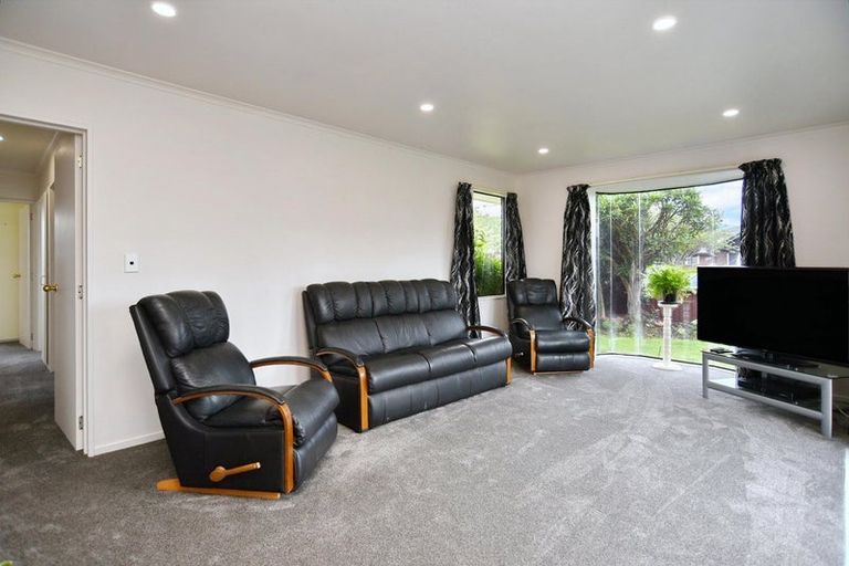 Photo of property in 18 Harrall Place, Kaiapoi, 7630