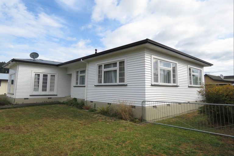 Photo of property in 74-76 Main Street, Reefton, 7830