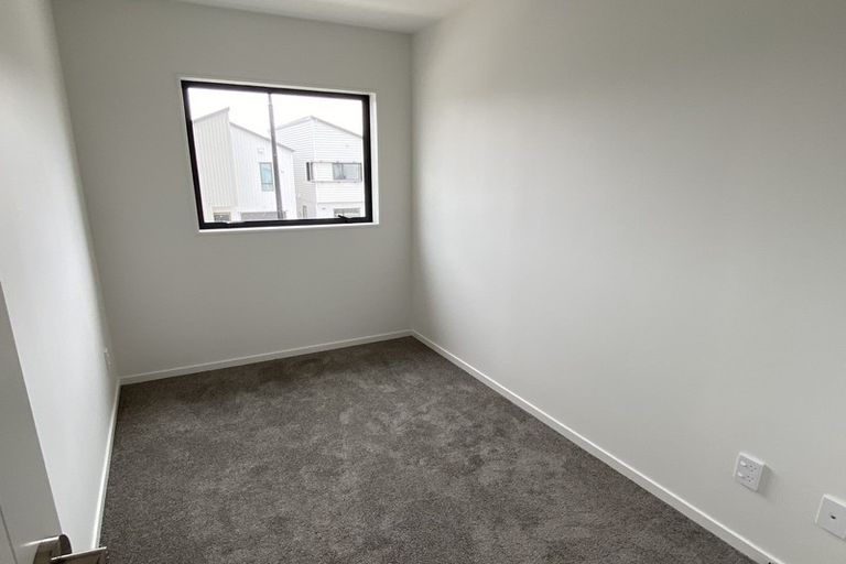 Photo of property in 37 Kairakau Street, Papakura, 2110