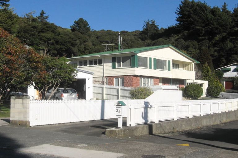 Photo of property in 33 James Grove, Stokes Valley, Lower Hutt, 5019