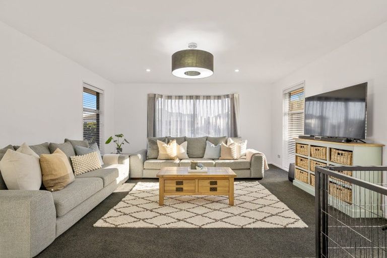 Photo of property in 33 Broadhaven Avenue, Parklands, Christchurch, 8083