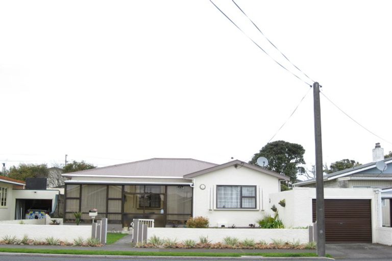 Photo of property in 14 Princes Street, Fitzroy, New Plymouth, 4312