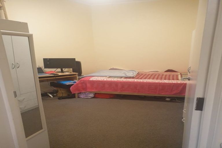 Photo of property in 140 Tasman Street, Mount Cook, Wellington, 6021