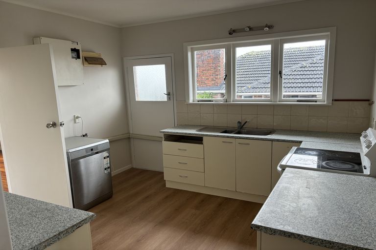 Photo of property in 34 Golf Road, New Lynn, Auckland, 0600