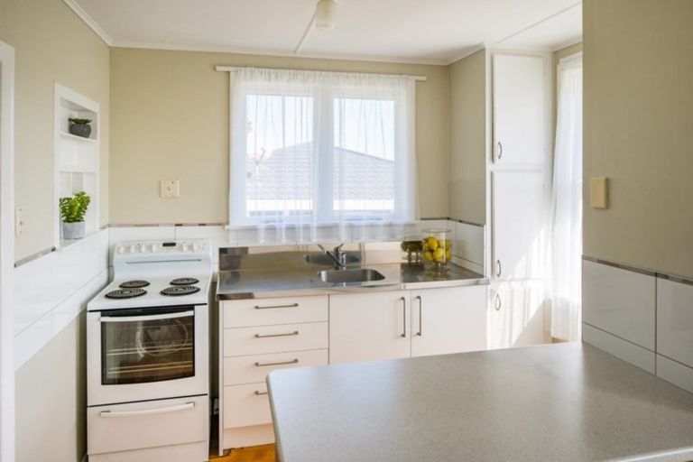 Photo of property in 7 Taupiri Crescent, Titahi Bay, Porirua, 5022