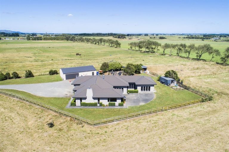Photo of property in 711 Makerua Road, Tokomaru, Palmerston North, 4474