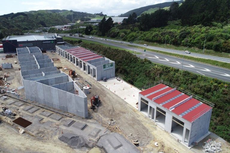 Photo of property in 1 Ara Paiwhenua, Tawa, Wellington, 5028