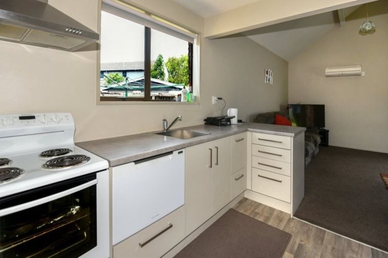 Photo of property in 60d Mcfaddens Road, St Albans, Christchurch, 8052