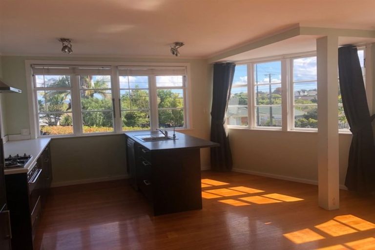 Photo of property in 1/178 Lake Road, Belmont, Auckland, 0622