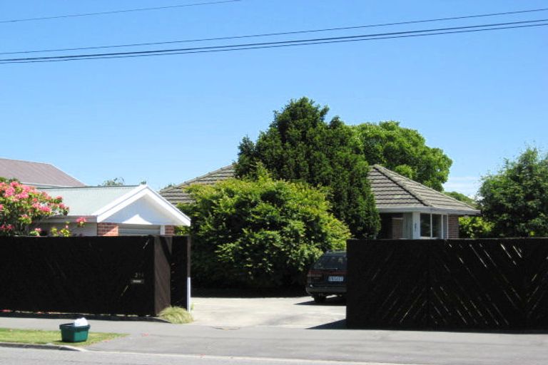 Photo of property in 251 Avonhead Road, Avonhead, Christchurch, 8042