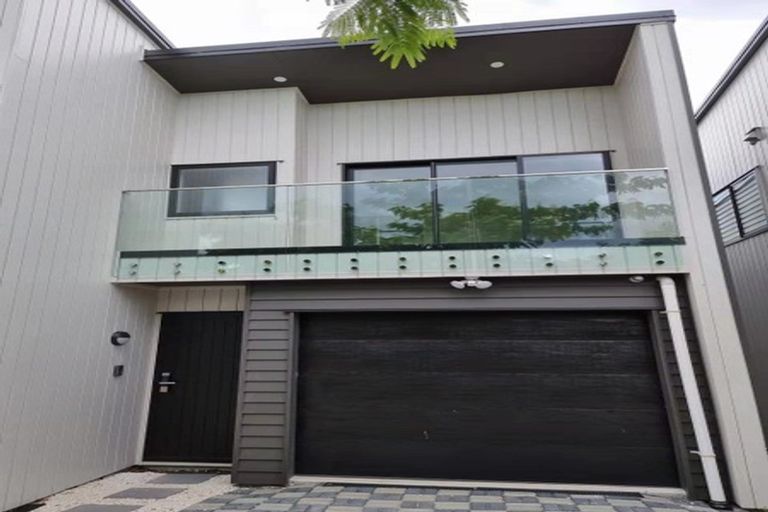 Photo of property in 114c Bruce Mclaren Road, Henderson, Auckland, 0612