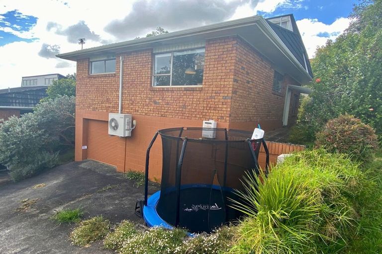 Photo of property in 1/42 Pokapu Street, Titirangi, Auckland, 0600