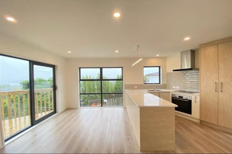 Photo of property in 36 Barbados Drive, Unsworth Heights, Auckland, 0632