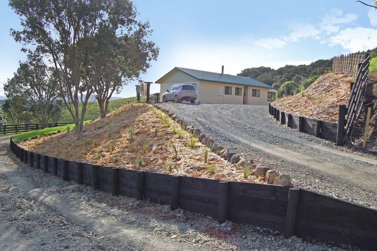 Photo of property in 598a Oneriri Road, Kaiwaka, 0573