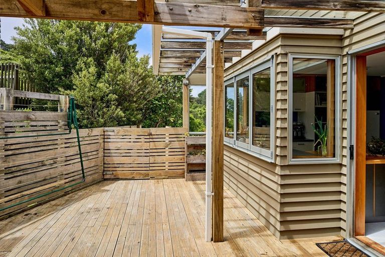 Photo of property in 3 Flint Way, Northland, Wellington, 6012