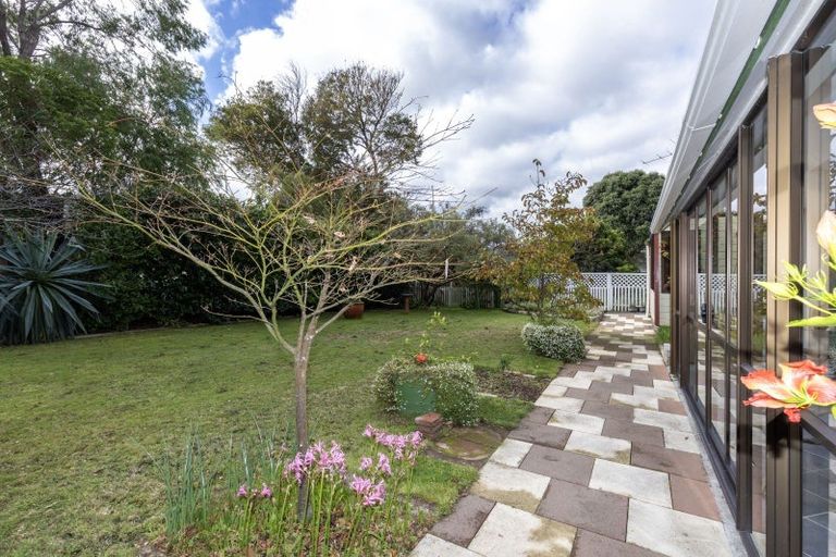 Photo of property in 2 Lavinia Grove, Waikanae Beach, Waikanae, 5036