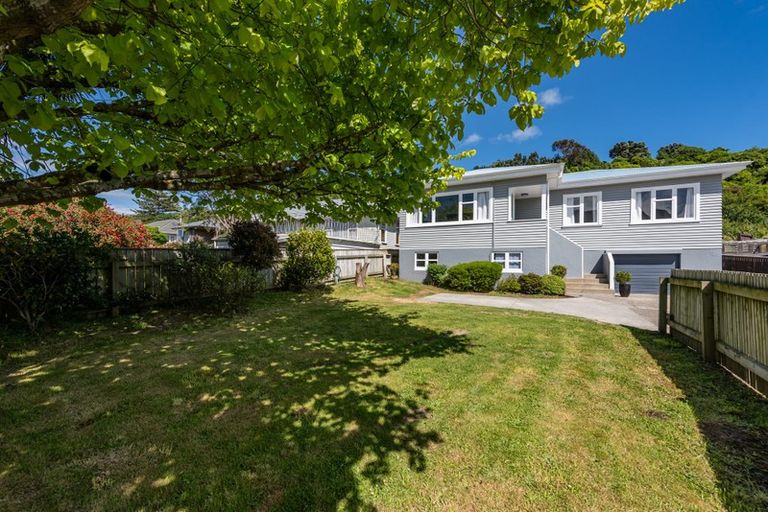 Photo of property in 349 Main Road, Tawa, Wellington, 5028