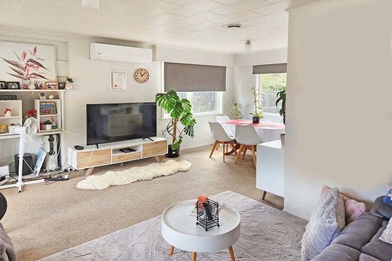 Photo of property in 54 Parkway, Wainuiomata, Lower Hutt, 5014