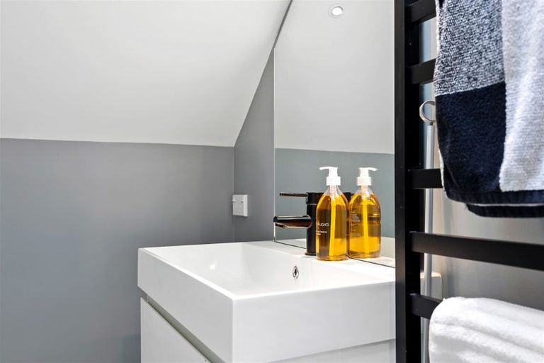 Photo of property in 2/18b Blighs Road, Strowan, Christchurch, 8052