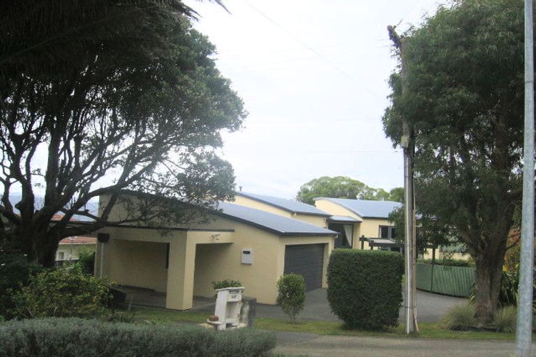 Photo of property in 46 Miromiro Road, Normandale, Lower Hutt, 5010