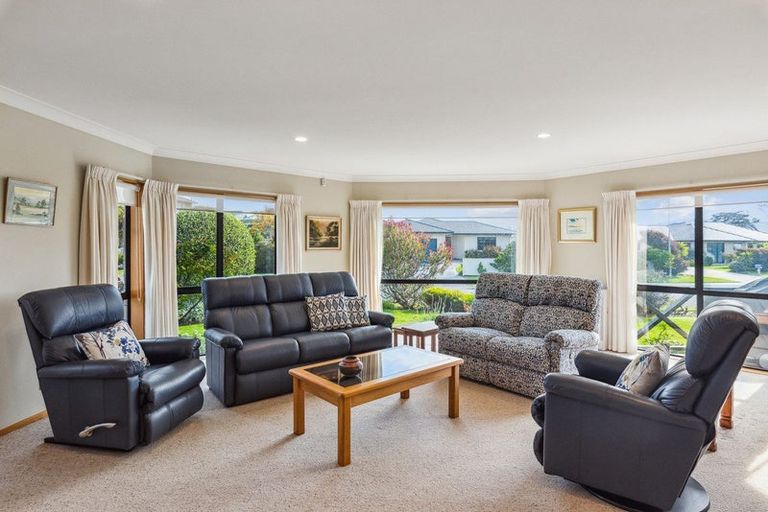 Photo of property in 11 Barrett Drive, Waikanae Beach, Waikanae, 5036