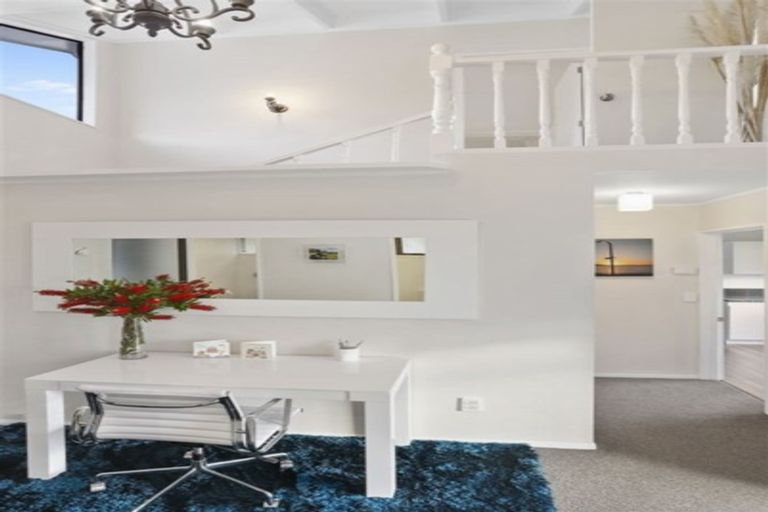 Photo of property in 1/44 Rewarewa Road, Te Atatu Peninsula, Auckland, 0610