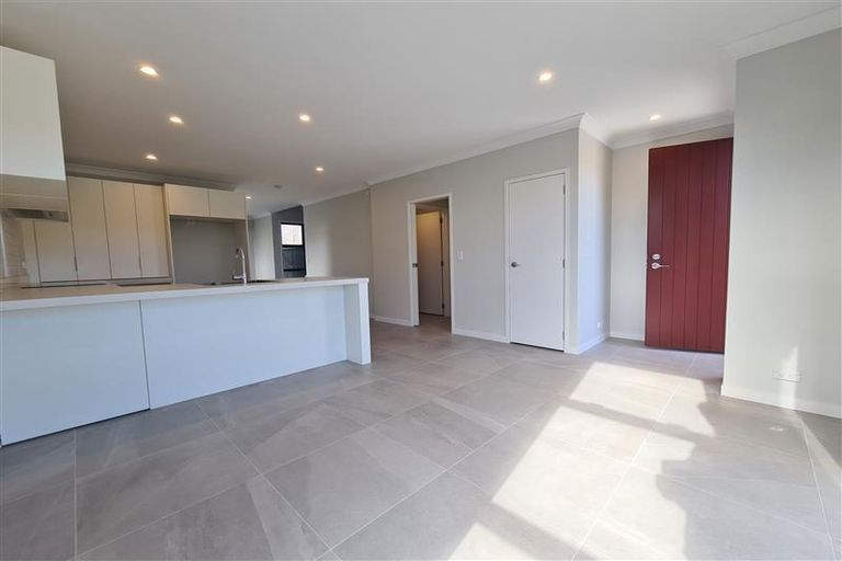 Photo of property in 35b O'meara Street, Swanson, Auckland, 0614