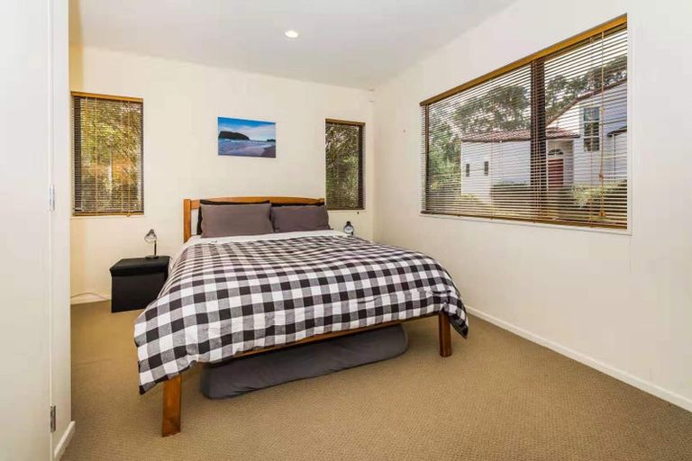 Photo of property in 12 Daldys Bush Lane, Bayview, Auckland, 0629