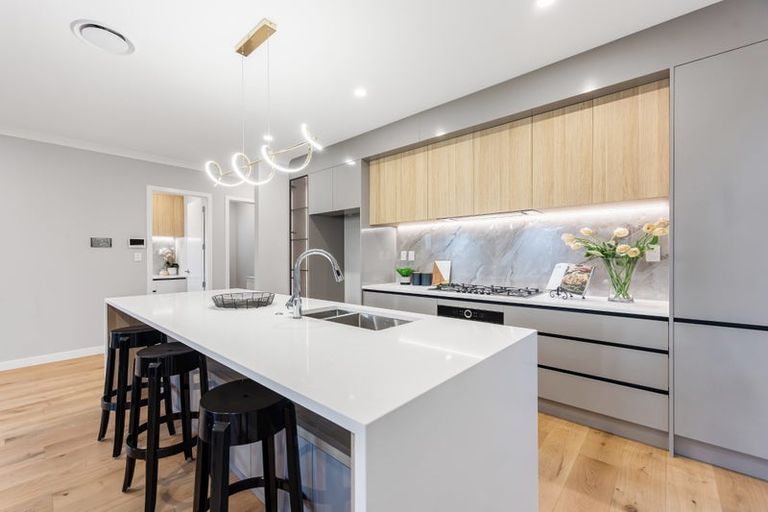 Photo of property in 51 Kumukumu Road, Long Bay, Auckland, 0630