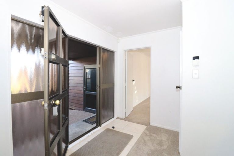 Photo of property in 8 Raddock Place, Farm Cove, Auckland, 2012