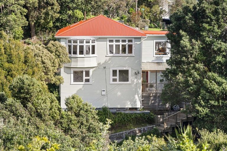 Photo of property in 12 Liffey Crescent, Island Bay, Wellington, 6023