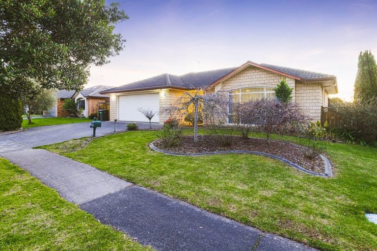 Photo of property in 35 Croftview Road, Wattle Downs, Auckland, 2103