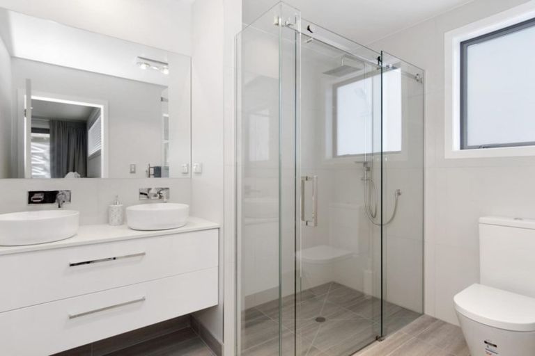 Photo of property in 34a Seaview Road, Otumoetai, Tauranga, 3110