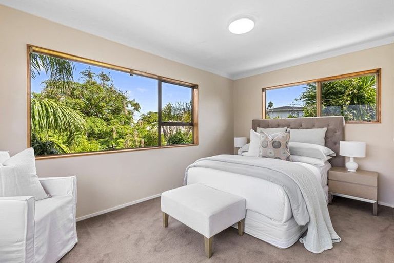 Photo of property in 557 Beach Road, Murrays Bay, Auckland, 0630