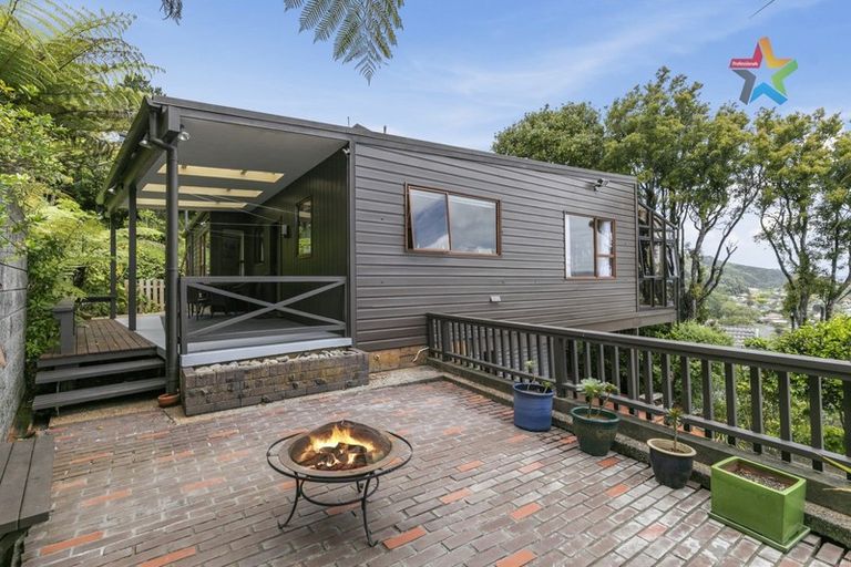 Photo of property in 24 Summit Road, Fairfield, Lower Hutt, 5011