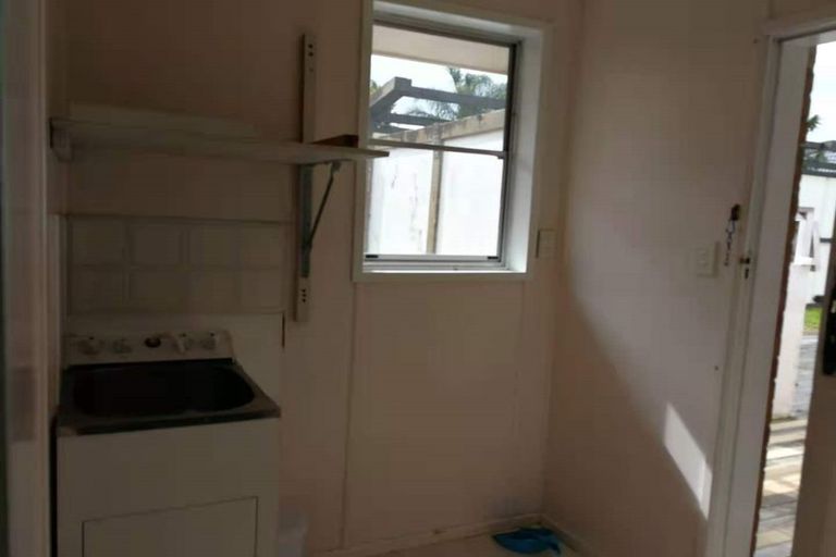 Photo of property in 10 Ware Place, Pakuranga Heights, Auckland, 2010