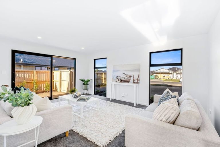 Photo of property in 16 Falcons View Drive, Rolleston, 7615