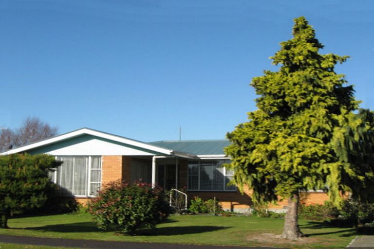 Photo of property in 8 West-watson Avenue, Hillmorton, Christchurch, 8025