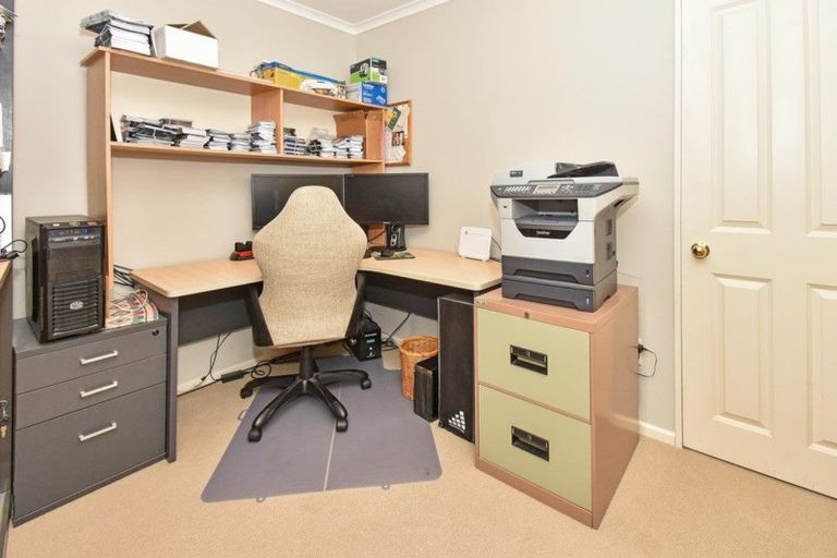 Photo of property in 14 Trossach Place, Wattle Downs, Auckland, 2103