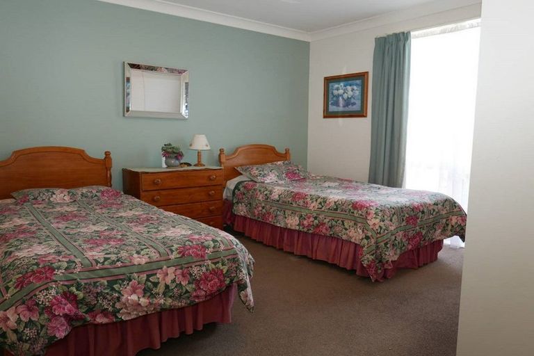 Photo of property in 5 Richard Seddon Drive, Northwood, Christchurch, 8051